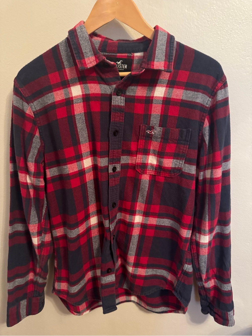 Hollister Men’s 100% Cotton  Plaid Flannel Button-Down Shirt